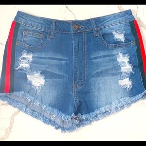 Distressed High-Wasited Shorts w/ Gucci stripes